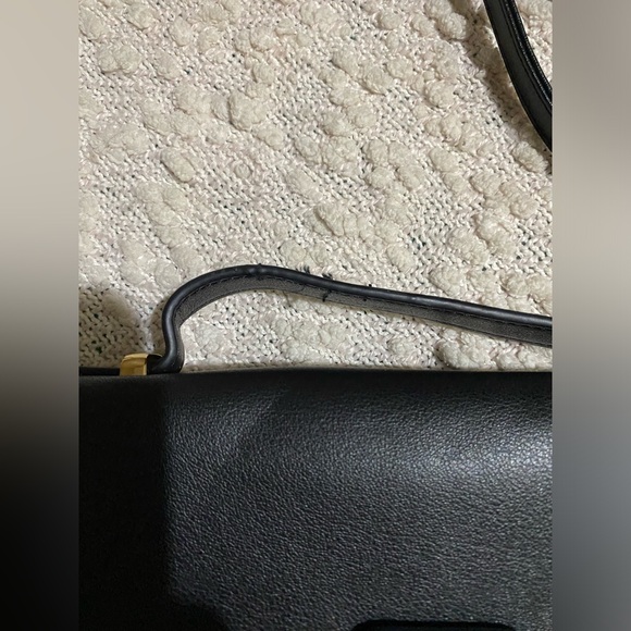 MARC NEW YORK Crossbody BLACK Andrew Marc Purse/Handbag GOLD Chain Used - Picture 3 of 9